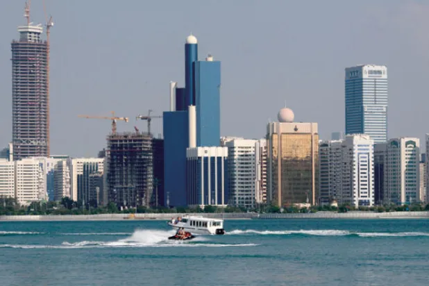 أبوظبي تعتمد نظام المرور الأخضر للوقاية من «كوفيد ـ 19»