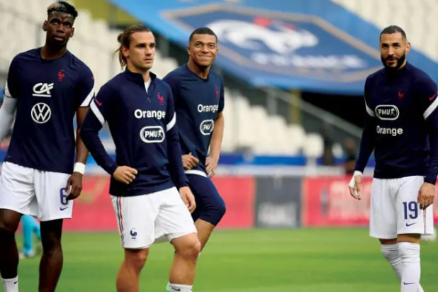 المنتخب الفرنسي مرشح بقوة لنيل اللقب في وجود بنزيمة ومبابي وغريزمان وبوغبا (أ.ف.ب)