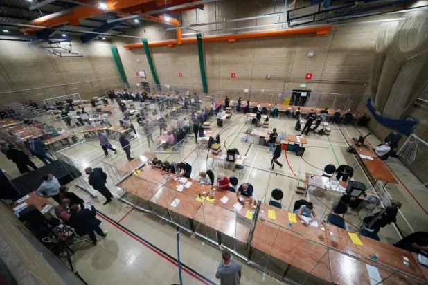 بريطانيا: المحافظون يخسرون أحد معاقلهم أمام الليبراليين الديمقراطيين