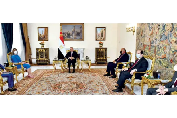 السيسي: لا نتدخل في شؤون ليبيا وندعم مسارها السياسي