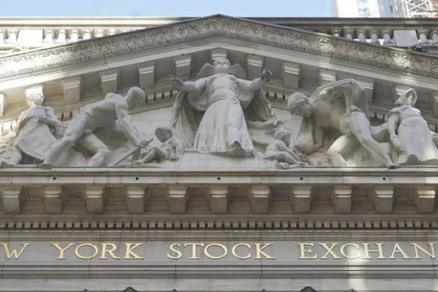 {وول ستريت} تقتنص الانتعاش من قبضة {الفيدرالي}