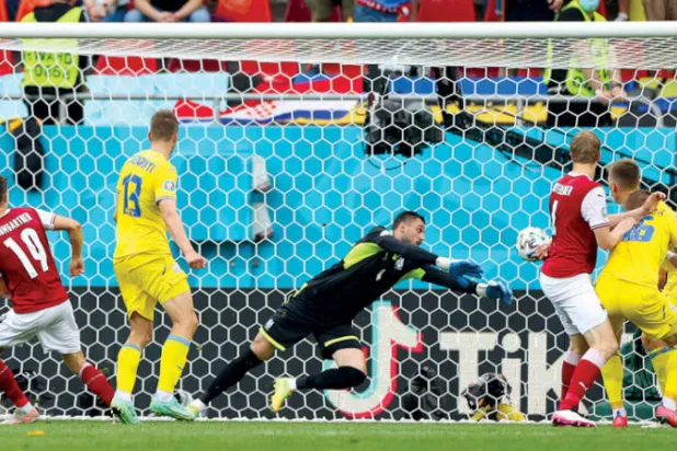 هولندا إلى ثمن النهائي بالعلامة الكاملة... والنمسا تضرب موعداً مع إيطاليا