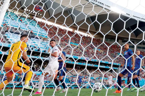 إسبانيا تتجنب خطر الخروج وتسحق سلوفاكيا بخماسية لتضرب موعداً مع كرواتيا في ثمن النهائي