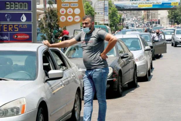 تفاقم أزمة المحروقات في لبنان يعزز المخاوف من فلتان أمني