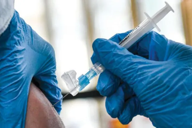 "کورونا" اور انفلوئنزا کے خلاف ڈبل ویکسین