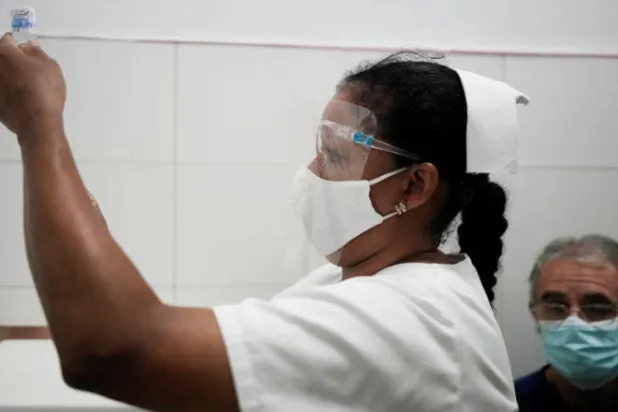 وساطة إسبانية لدعم إنتاج لقاح كوبي