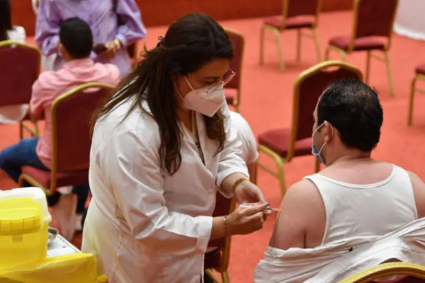 مشهد وبائي «كارثي» في تونس... ورصد أولى إصابات «دلتا»