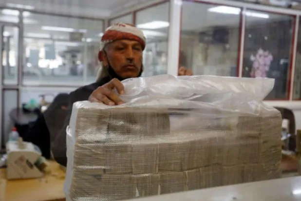 Yemen’de kurtarılmış bölgelere karşı Husilerin başlattığı ‘para savaşı’