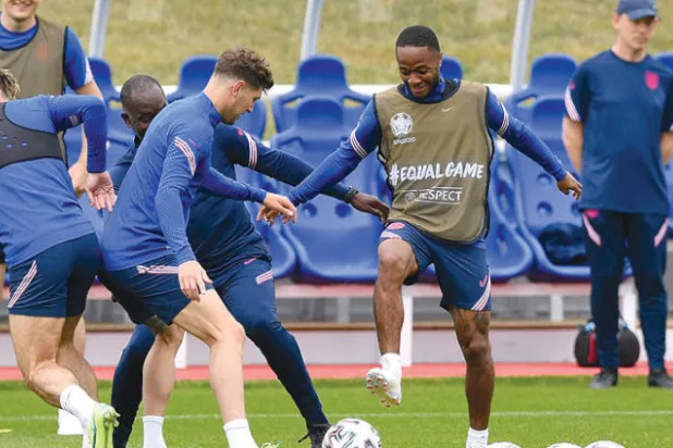 لاعبو إنجلترا متحمسون لاجتياز عقبة الألمان وكتابة تاريخ في الكأس الاوروبية (أ.ف.ب)