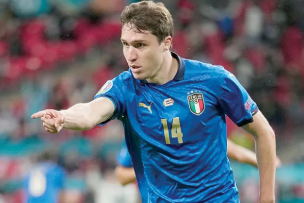 كييزا «بديل» إيطاليا الخارق سلاح مانشيني أمام بلجيكا