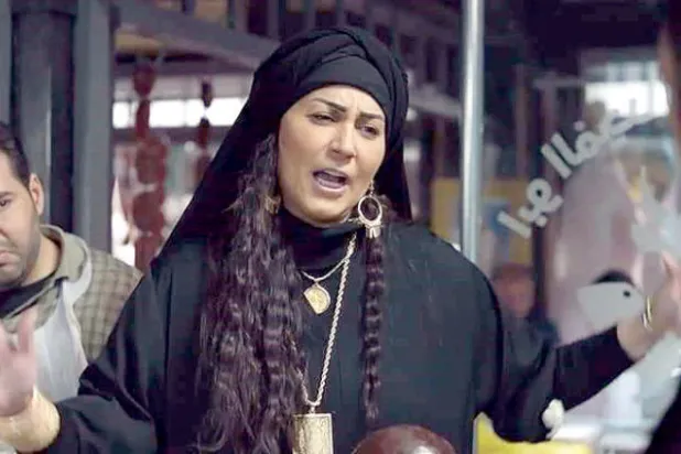 وفاء عامر في مشهد من مسلسل «لحم غزال»