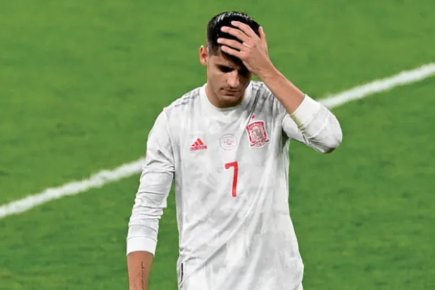 موراتا  «المحبط» يودّع كأس أوروبا بعد أن تحوّل من بطل إلى شيطان في دقائق