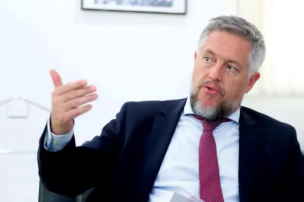 AB’nin Körfez elçisi Patrick Simonnet, Şarku’l Avsat’a konuştu: Körfez ülkelerinin İran’ın faaliyetlerine ilişkin endişelerini anlıyoruz