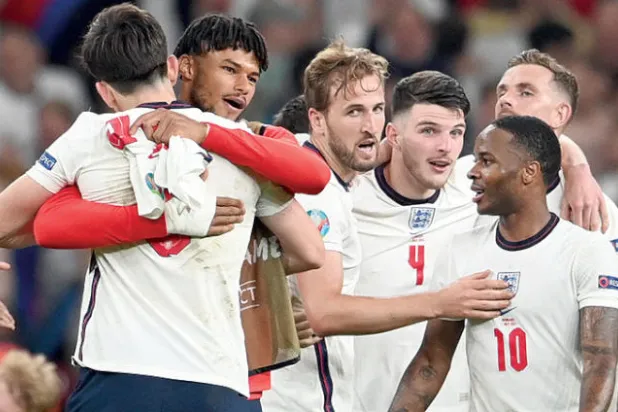 كيف أصبح لاعبو إنجلترا محبوبين للغاية بعدما كانوا يتعرضون لصافرات الاستهجان؟