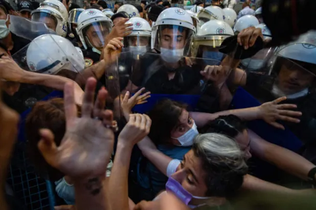 بوادر انشقاق واسع في حزب إردوغان