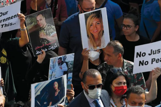 خيارات محدودة أمام المحقق في انفجار مرفأ بيروت رداً على رفض استدعاءاته