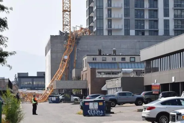 قتلى وجرحى إثر سقوط رافعة بمبنى تحت الإنشاء في كندا