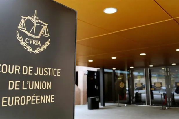 محكمة أوروبية تسمح للشركات بمنع الحجاب «إذا كانت لديها تبريرات»