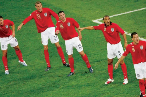 ساوثغيت كان مساعداً للمعلق الرياضي تيلديسلي في مونديال 2006 الذي شاركت فيه إنجلترا (غيتي)