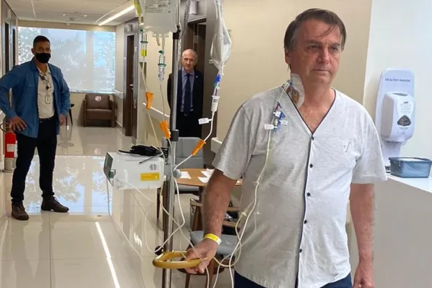 حالة بولسونارو «تتحسن» لكنه يظل في المستشفى