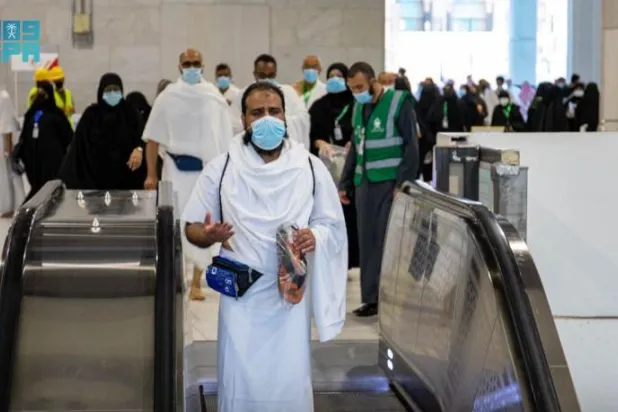 في يوم التروية… الحجاج يتوافدون إلى مشعر منى قبل أداء الركن الأعظم