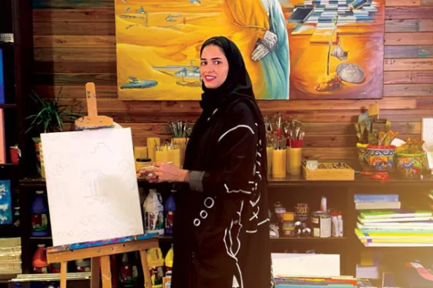 المرسم الواقع بمدينة الخبر يتيح لرواده تجربة الرسم كالمحترفين