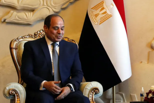 السيسي لجونسون: متمسكون بأمن مصر المائي
