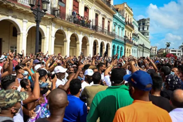 واشنطن تفرض عقوبات على كوبا وبايدن يعتبرها «مجرد بداية»