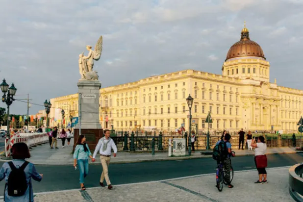 يأمل القائمون على «همبولت فورم» أن يثبت المعرض الافتتاحي جدية المؤسسة في التعامل مع إرث الحقبة الاستعمارية (نيويورك تايمز)