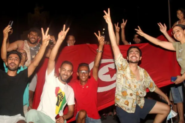 Tunus’ta ordu Kartaca Sarayı'ndan yana tavır aldı