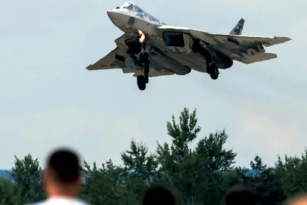 التحكم في طائرات «سو 57» بحركات العين مستقبلاً