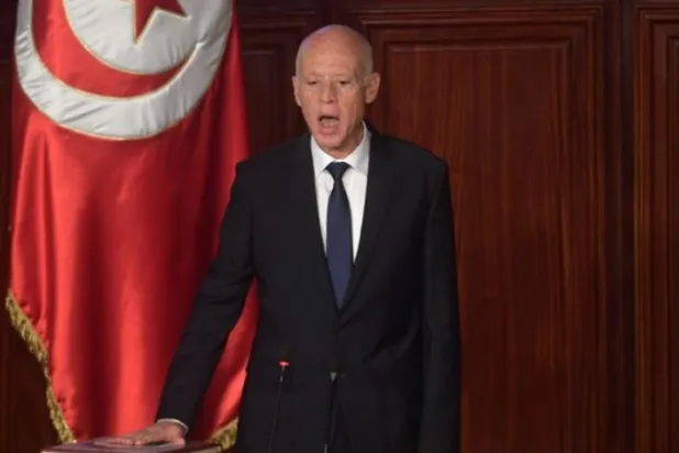 Kays Said, Cumhurbaşkanı olarak yemin ederken (Reuters)