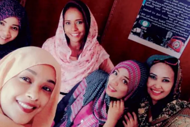 «راديو البنات»... إذاعة نسوية متخصصة وصوت متفرد للسودانيات