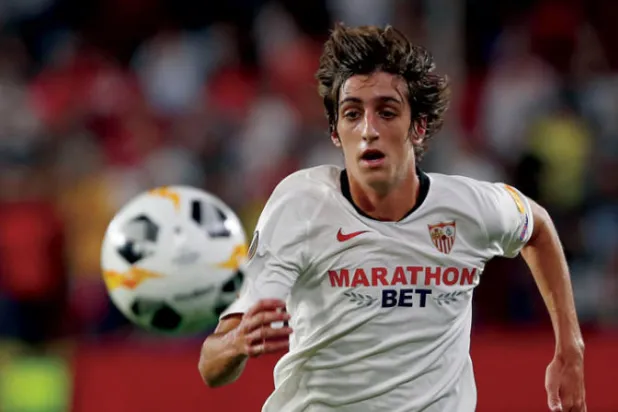 توتنهام دفع 25 مليون يورو لإشبيلية لضم الموهبة الشابة غيل (أ.ب)