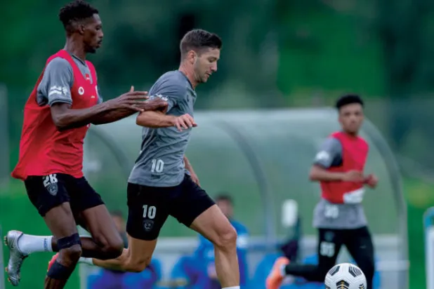 الإيطالي جيوفينكو لا يزال مستقبله معلقاً مع الأزرق