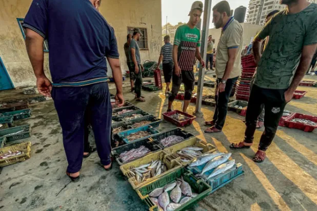 إسرائيل تسمح لتجار غزيين بالدخول إليها