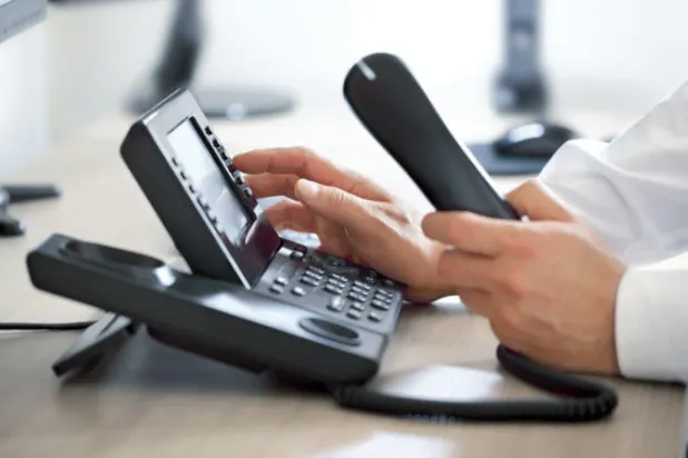 خطوط الهواتف الأرضية إلى زوال في بضع سنين