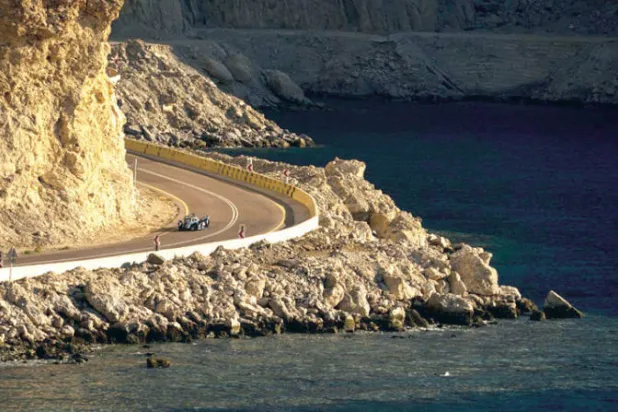 «مرسيدس إي كيو» تعزز مهارات خريجي نيوم في رياضة السيارات