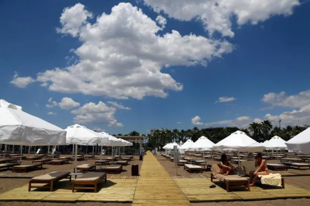 Yangınlar ve Birleşik Krallık’ın kararıyla turizmciyi zor günler bekliyor… 20 milyar dolar gelir hedefi tehlikede