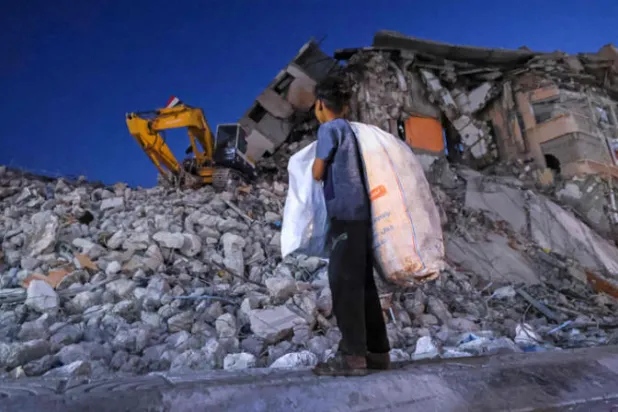 أوساط إسرائيلية تحذر من تأخير المنحة القطرية إلى غزة