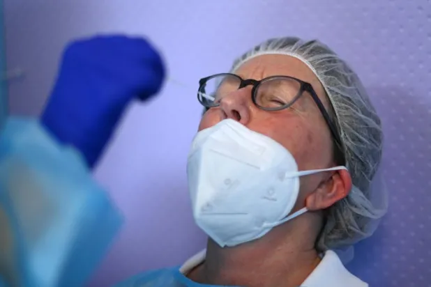 Koronavirüs varyantlarıyla ilgili insanlığı bekleyenler