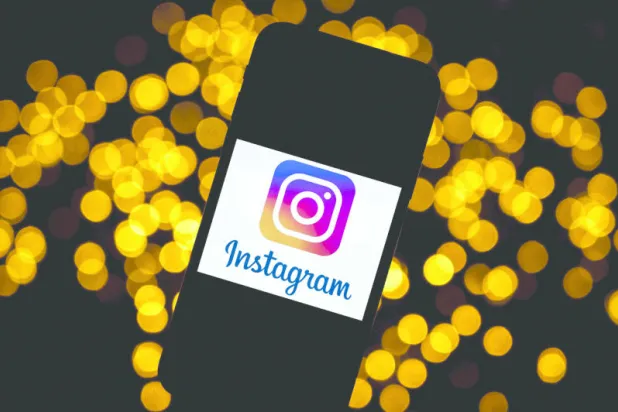 «إنستغرام» تعتذر على سحب اللافتة الترويجية لفيلم «ألمودوفار»