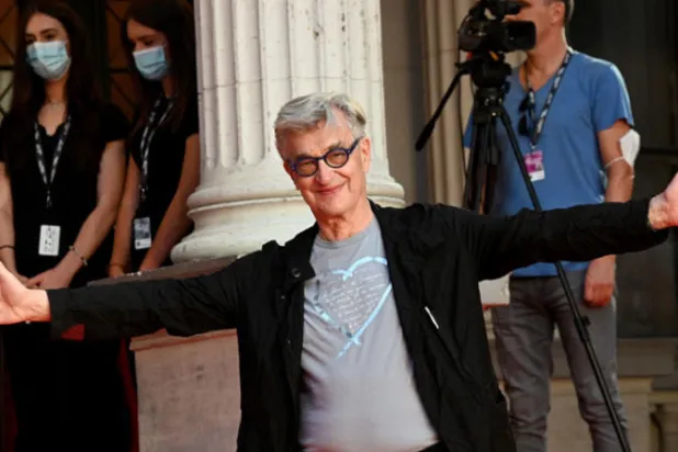 مهرجان ساراييفو يكرّم السينمائي الألماني فيم فيندرز