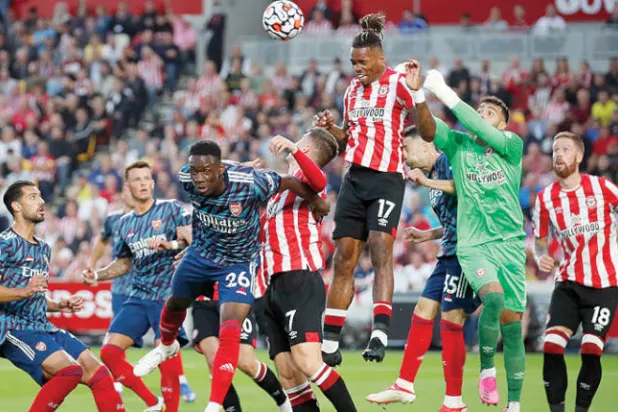 إيفان توني: أمي توبخني بسبب شراستي داخل الملعب