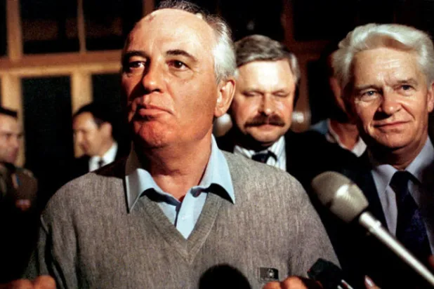 غورباتشوف الذي أطلق البيريسترويكا والغلاسنوست (أ.ف.ب)