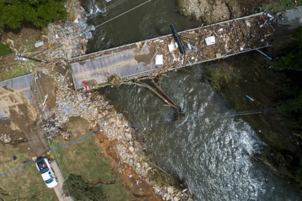 بالفيديو... قتيلان و20 مفقوداً في فيضانات بولاية نورث كارولاينا الأميركية