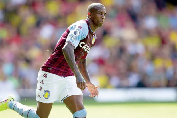 آشلي يونغ: رحيل غريليش إلى مانشستر سيتي لن يؤثر على قوة أستون فيلا