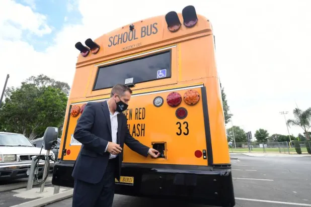 700 دولار للطالب... مدرسة أميركية تدفع للآباء مقابل اصطحاب أطفالهم