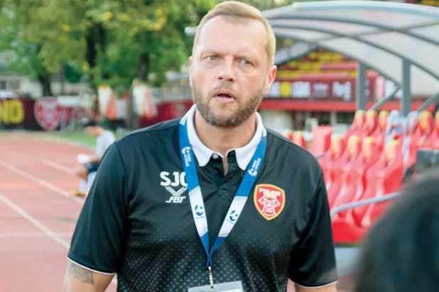 سكوت كوبر يقود ثورة كرة القدم في الفلبين