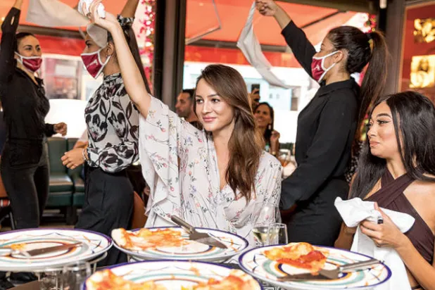 «CRAZY PIZZA» من سردينيا إلى لندن وقريباً في الرياض